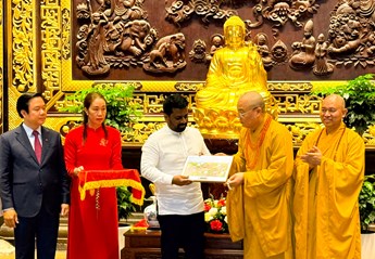 Bản in Liên Hoa Tịnh Cảnh - Bức tranh quý được GHPGVN chọn làm món quà tặng Tổng thống Sri Lanka